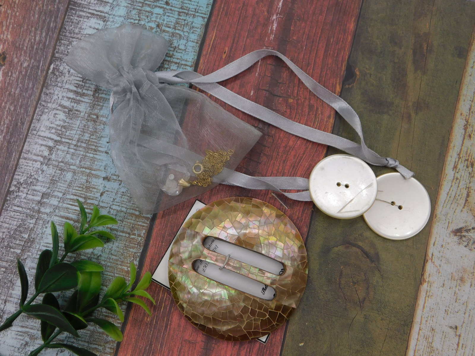 Vintage Antique Sewing Notions Collection Mother of Pearl Buttons Seam Rippers Jewelry Collectible (1 of 2)