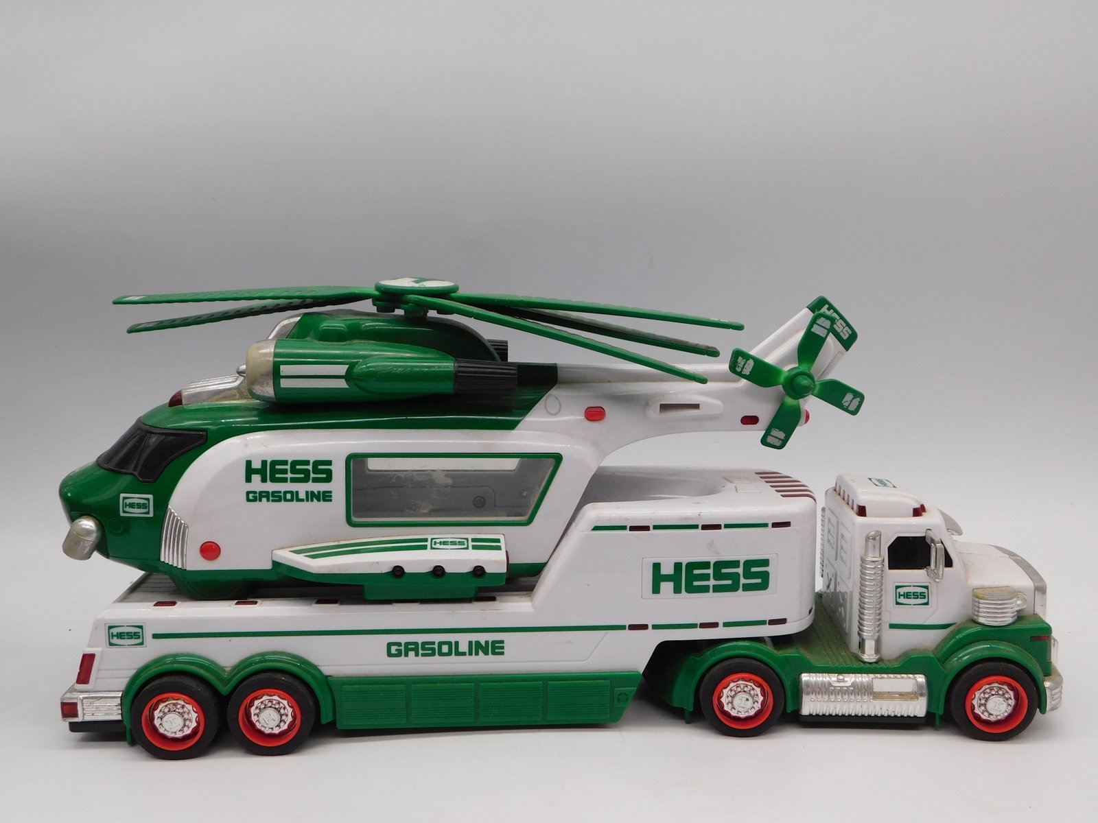 Vintage Hess 2010 Gasoline Helicopter Tanker Truck Toy Collection Collectible (1 of 3)