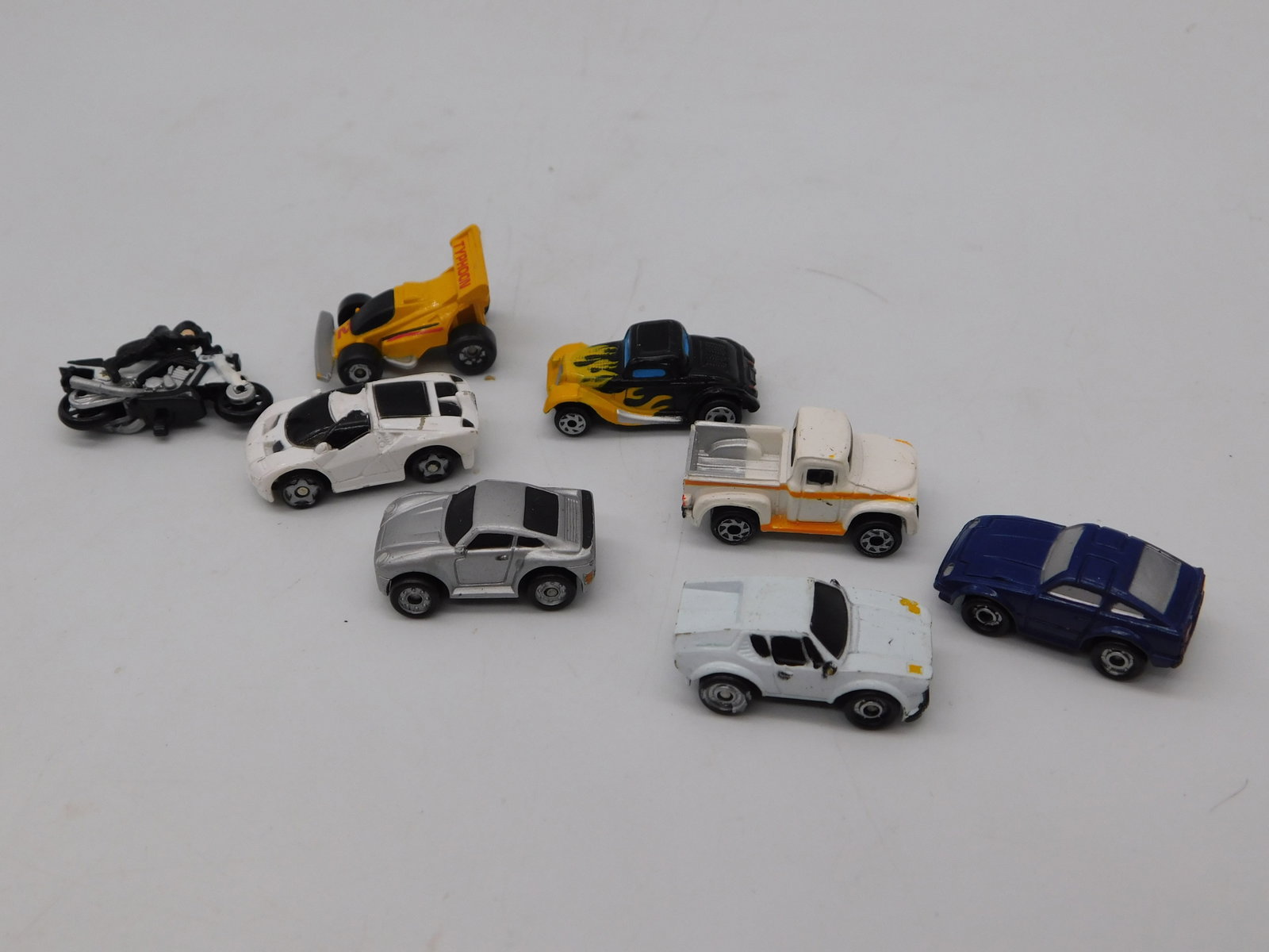 Vintage Matchbox Hot Wheels Die-Cast Cars Lot Dragster Sedan Truck Motorcycle Collectible Toys (1 of 3)