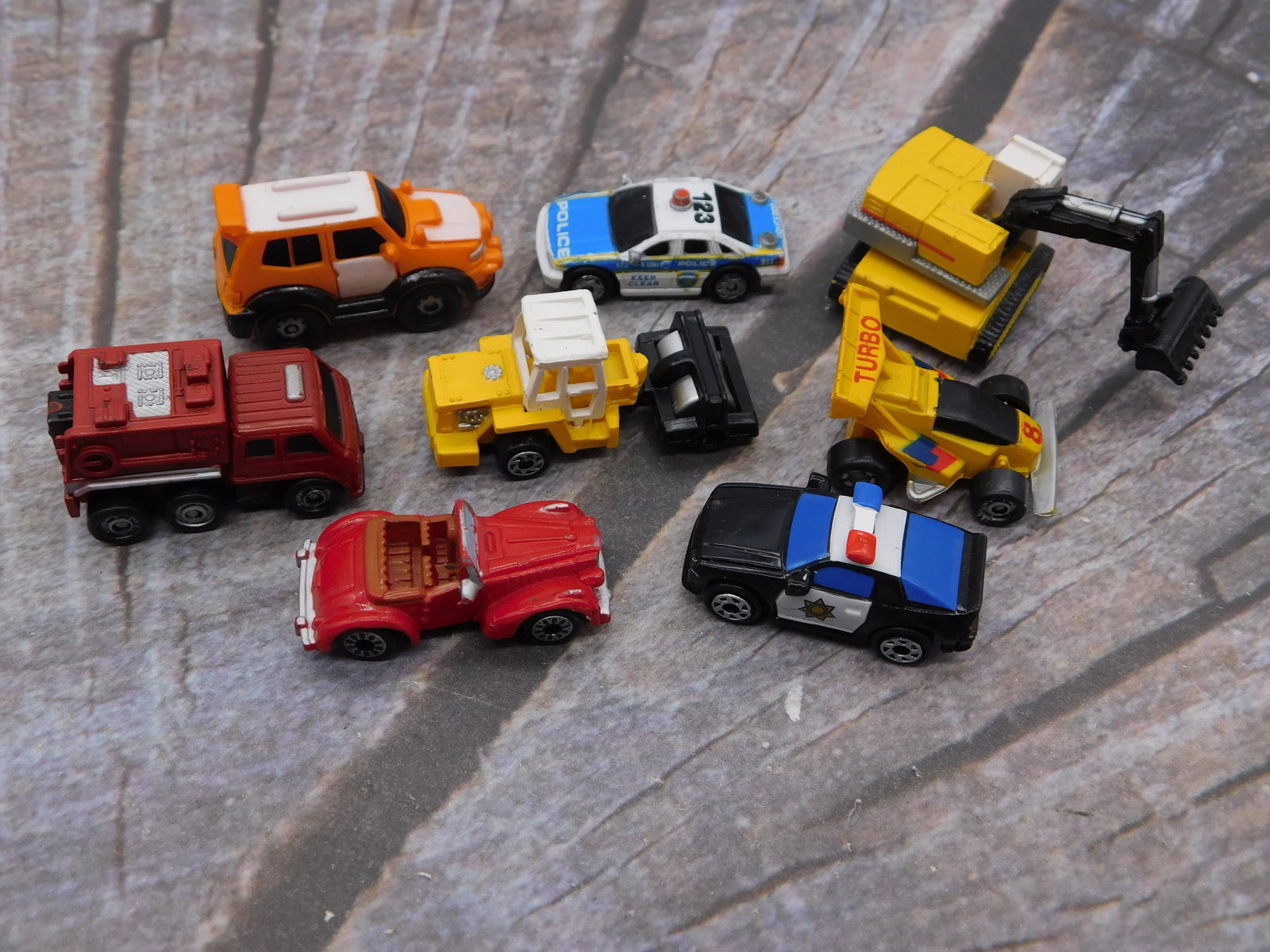 Vintage Die Cast Toy Vehicles Lot Fire Truck Police Car Loader Collectible (1 of 3)