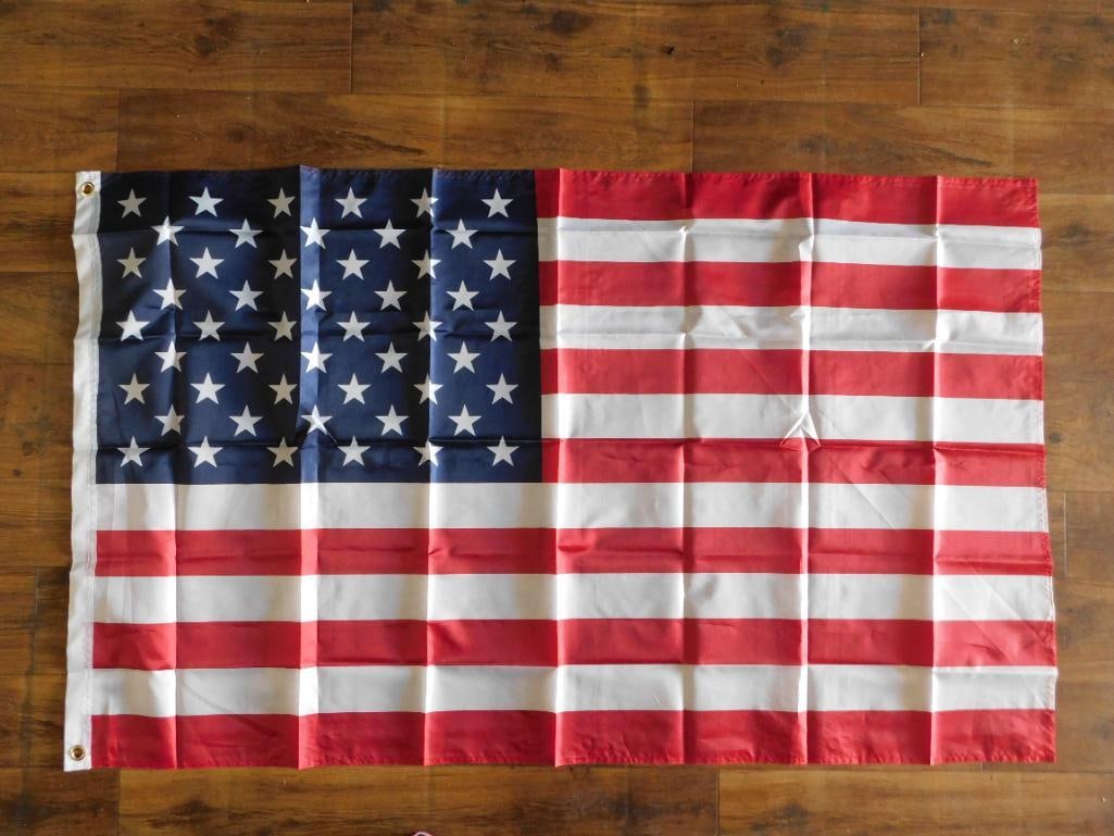 AMERICAN FLAG: AMERICAN FLAG - Authentic estate find offered in our online auction. Perfect for collectors, resellers, and enthusiasts of vintage, antiques, minerals, rocks, crystals, jewelry, and rare unique