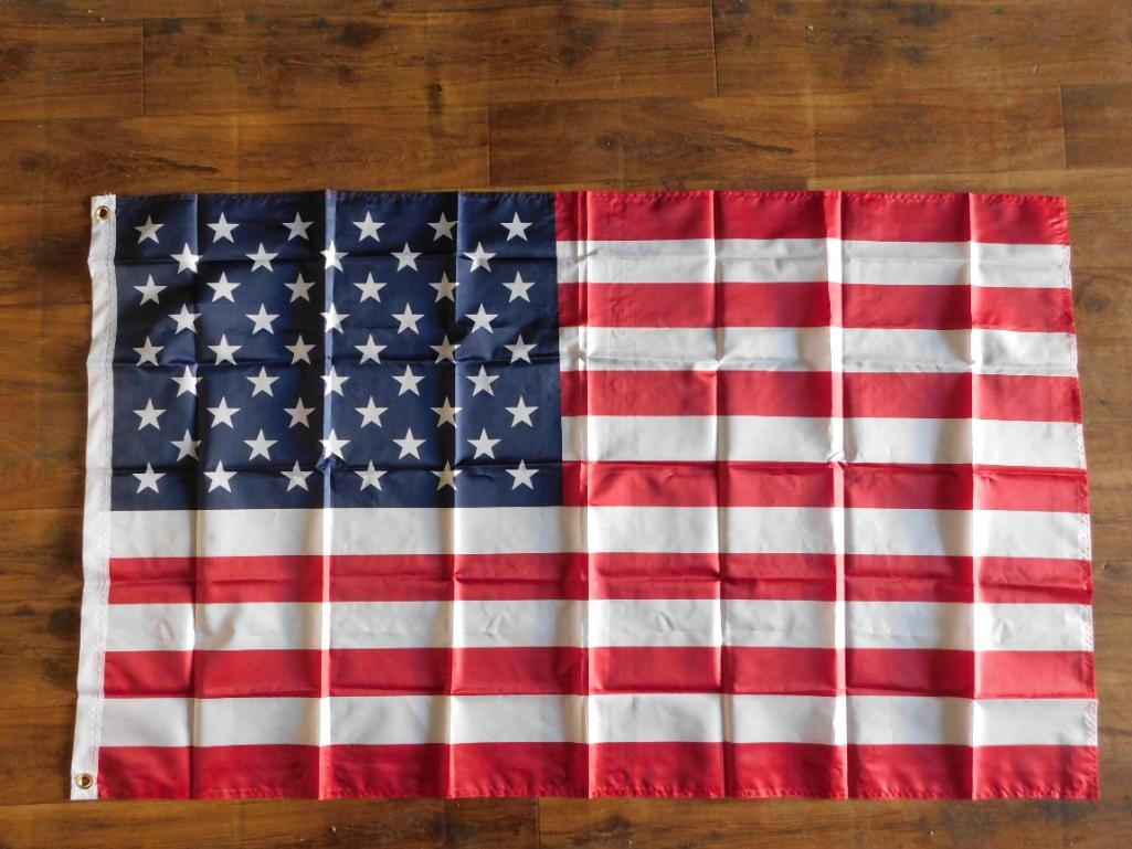 AMERICAN FLAG: AMERICAN FLAG - Authentic estate find offered in our online auction. Perfect for collectors, resellers, and enthusiasts of vintage, antiques, minerals, rocks, crystals, jewelry, and rare unique