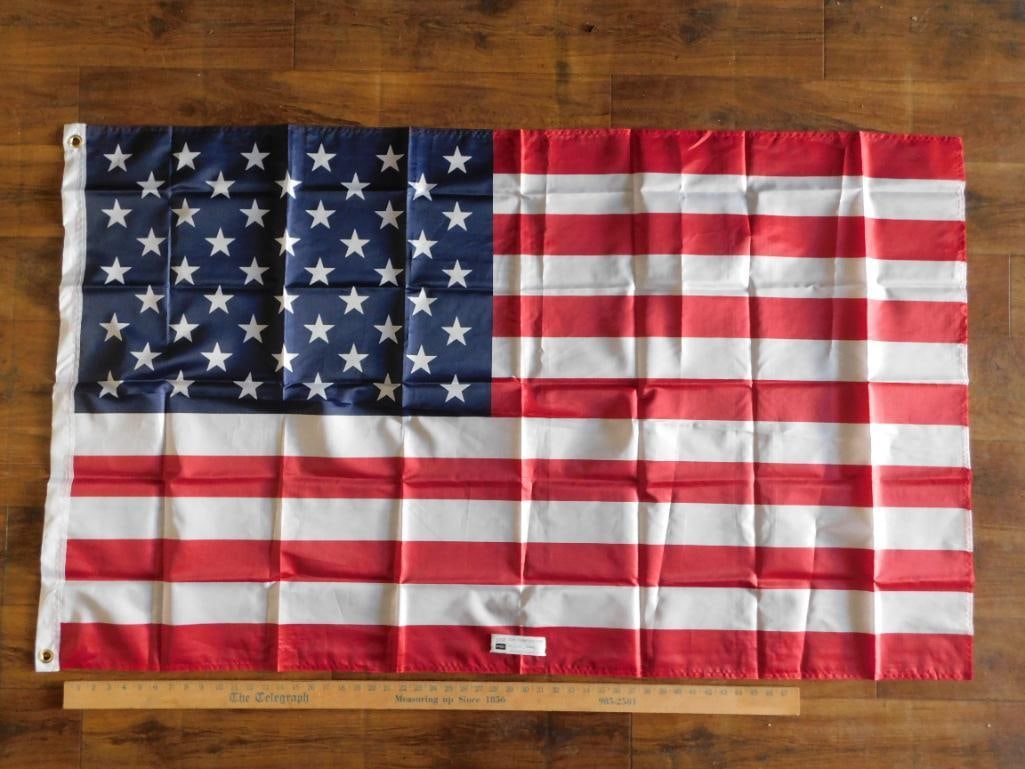 AMERICAN FLAG: AMERICAN FLAG - Authentic estate find offered in our online auction. Perfect for collectors, resellers, and enthusiasts of vintage, antiques, minerals, rocks, crystals, jewelry, and rare unique