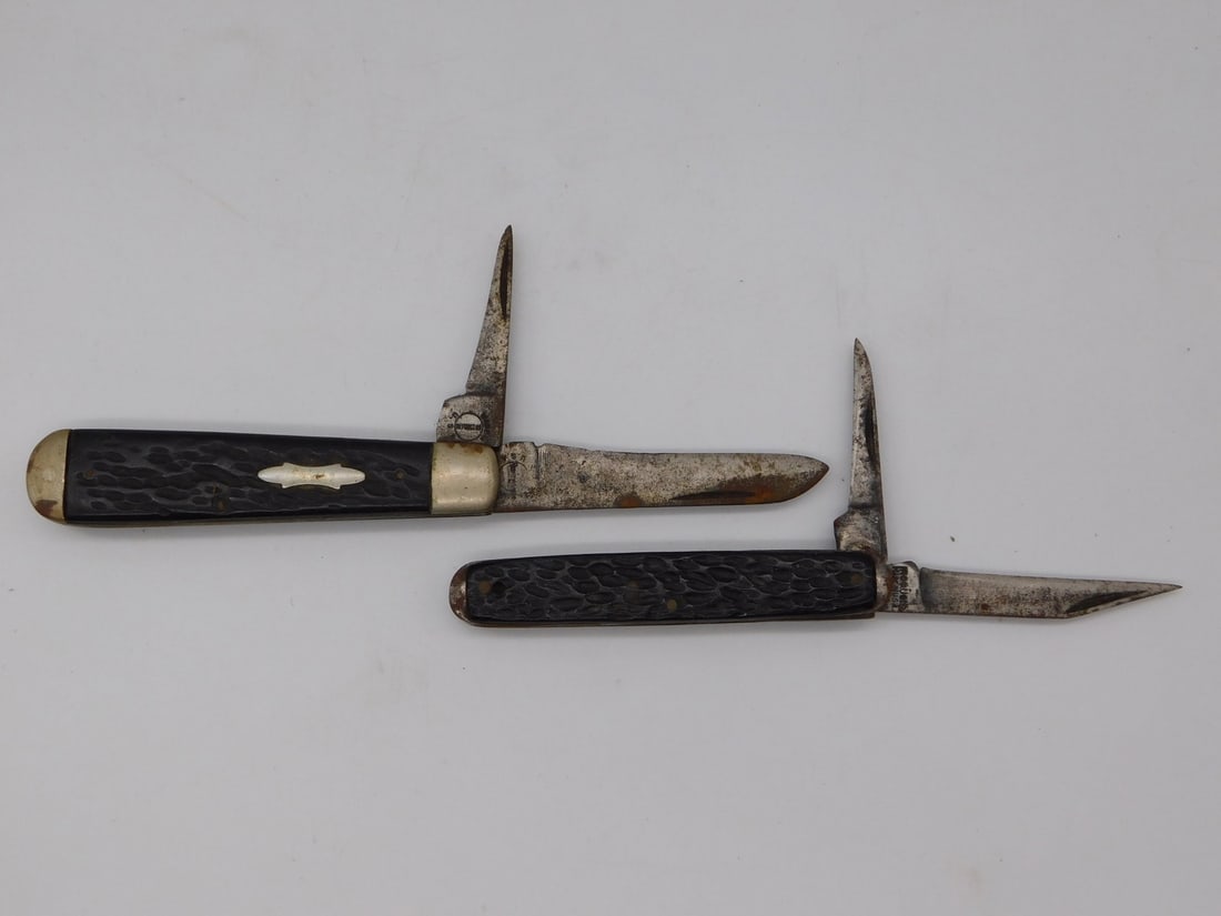 Pair of Vintage Black Handle Folding Pocket Knives Remington and Boy Scouts (1 of 2)