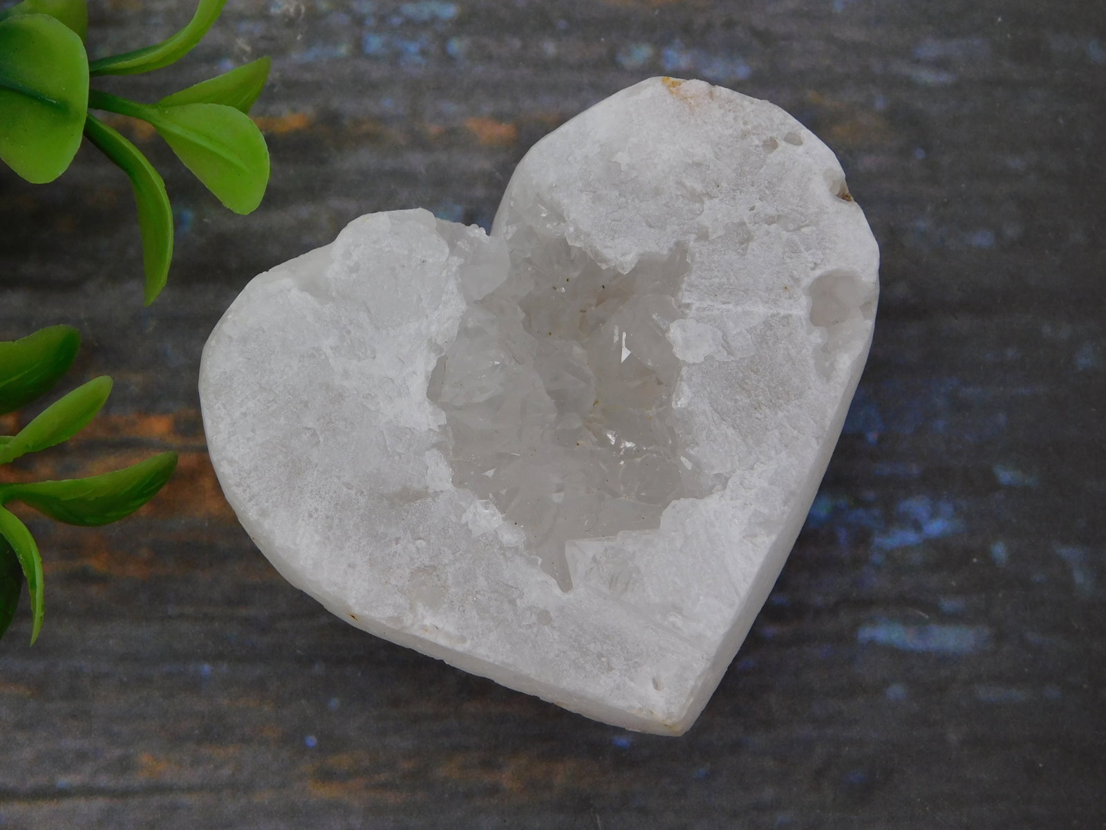 Heart Shaped Carved Quartz Geode White Stone Rock Stone Lapidary Specimen (1 of 2)