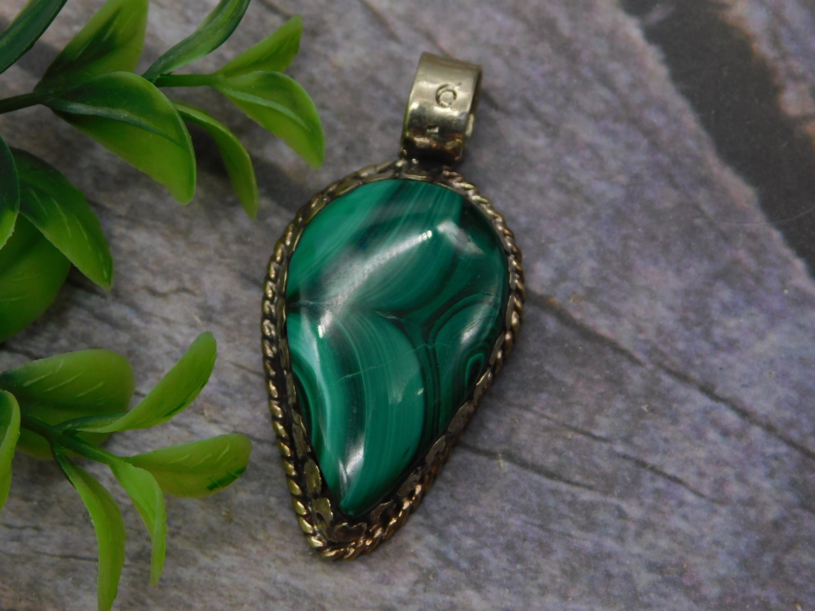 Vintage Malachite Cabochon Ornate Pendant White Metal Botanical Teardrop Jewelry Lot (1 of 2)