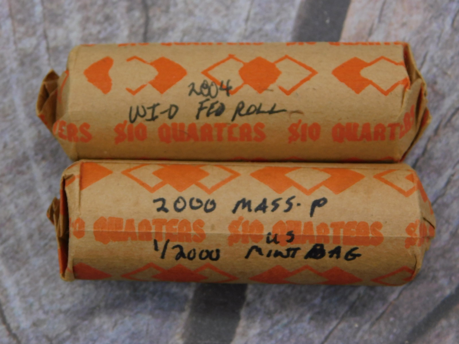 Vintage Antique Bank Coin Rolls 1904 WT-D 2000 Massachusetts Quarters Roll Lot Collectible: Vintage Antique Bank Coin Rolls 1904 WT-D 2000 Massachusetts Quarters Roll Lot Collectible. This exceptional lot features two original bank-wrapped quarter rolls spanning over a century of numismatic