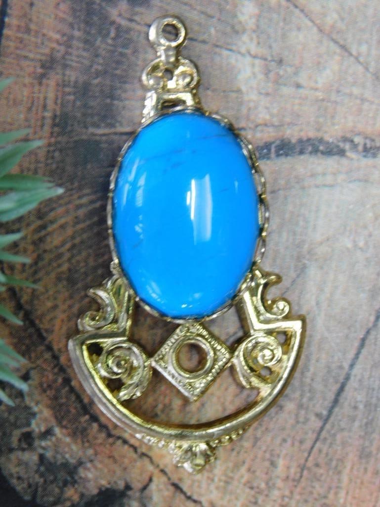 TURQUOISE PENDANT ROCK STONE LAPIDARY SPECIMEN: TURQUOISE PENDANT ROCK STONE LAPIDARY SPECIMEN