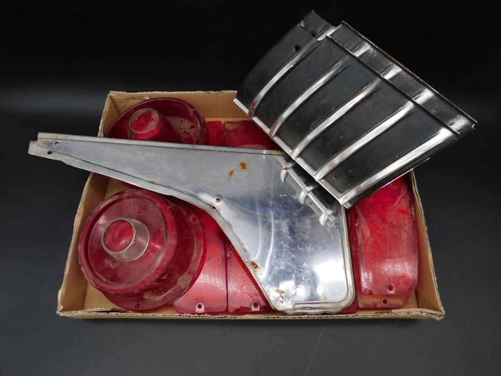 MIXED LIGHTS AND PARTS VINTAGE AUTOMOBILIA ANTIQUE (1 of 3)