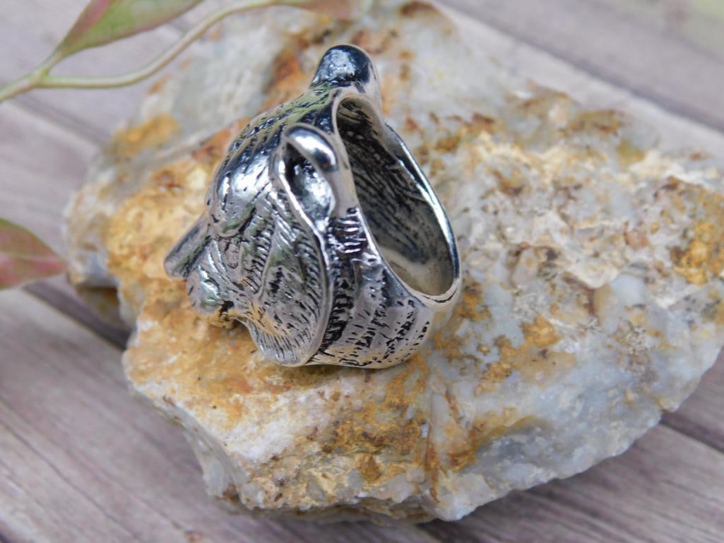 Silver-Toned Tiger Head Ring Size 7.5 - 2