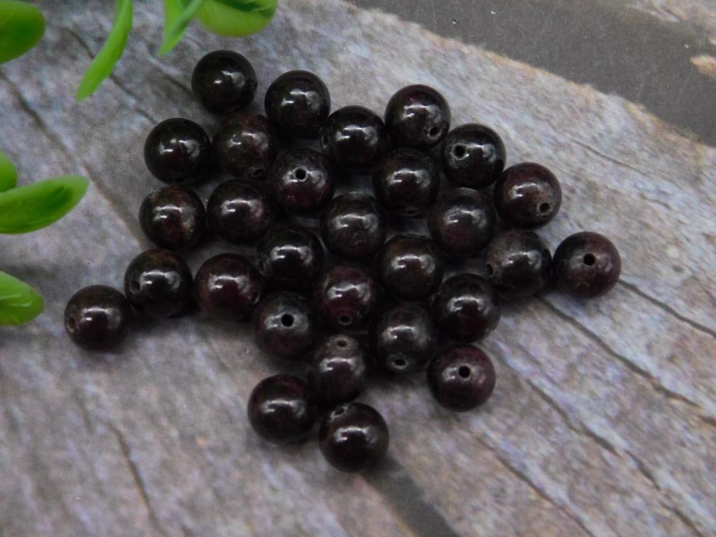 Lot of Dark Red Garnet Beads 20 Grams Drilled: Lot of Dark Red Garnet Beads 20 Grams Drilled