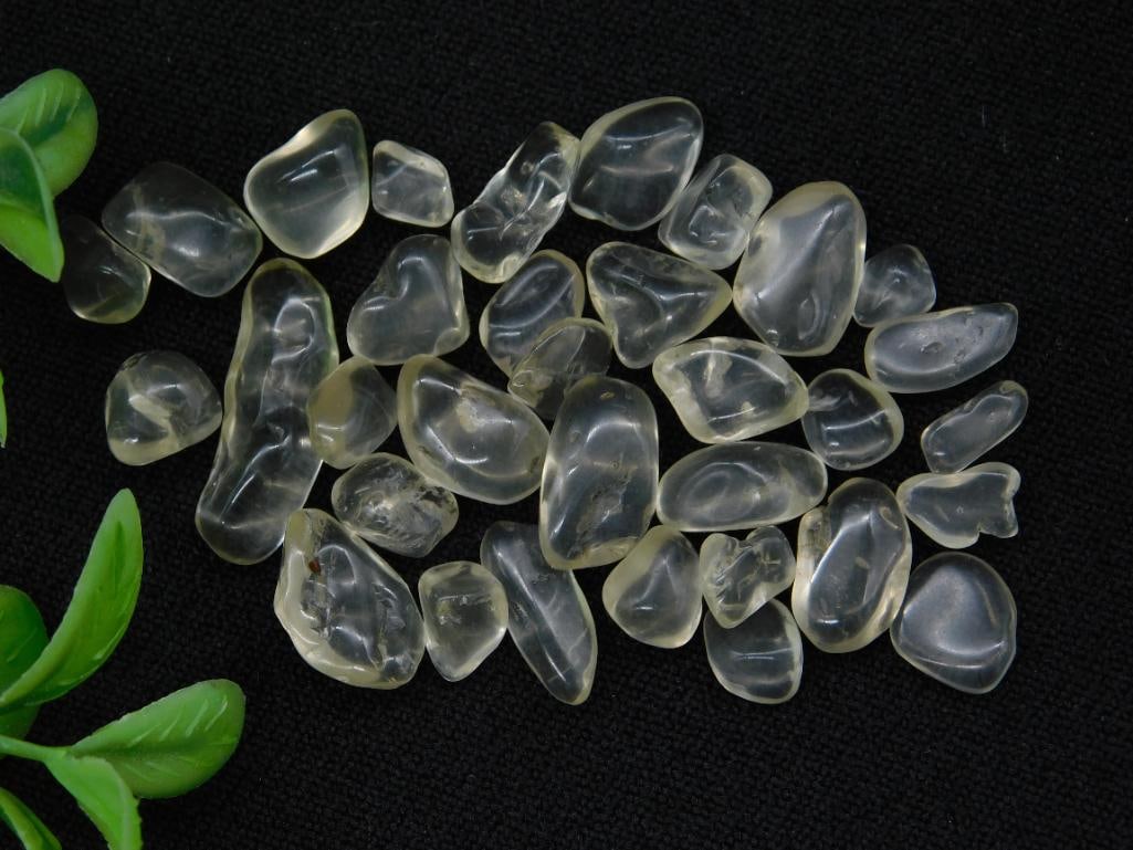 12 Grams of Tumbled Lemon Quartz Gemstones: 13 Grams of Tumbled Lemon Quartz Gemstones