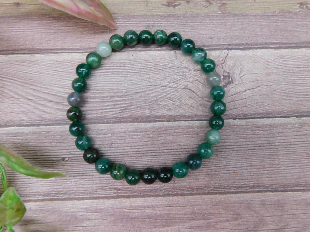 Green Gemstone Bead Stretch Bracelet (1 of 3)