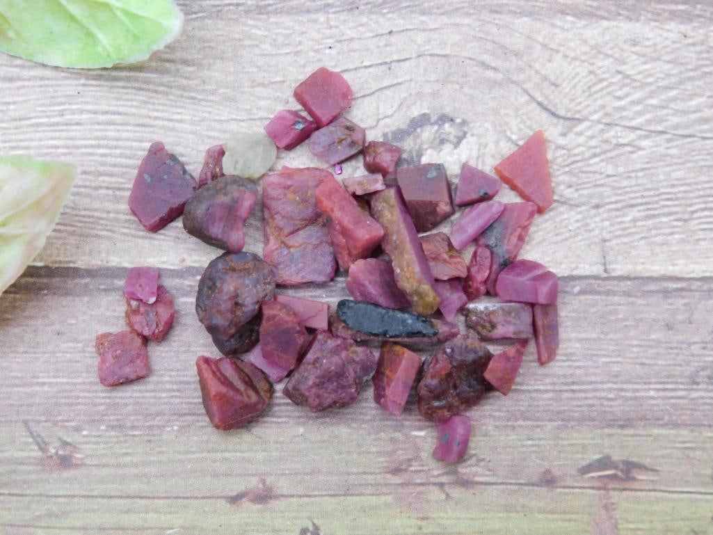 12 Grams of Raw Ruby Gemstones Lot: 13 Grams of Raw Ruby Gemstones Lot