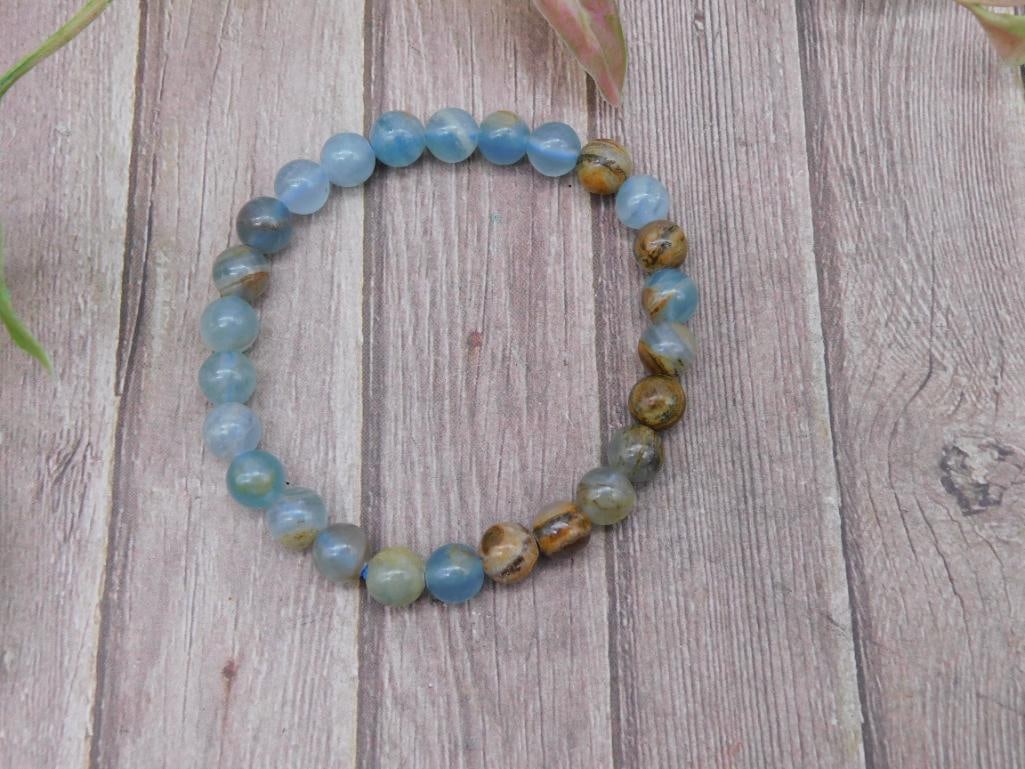 Stretch Bracelet With Mixed Blue and Brown Beads: Stretch Bracelet With Mixed Blue and Brown Beads