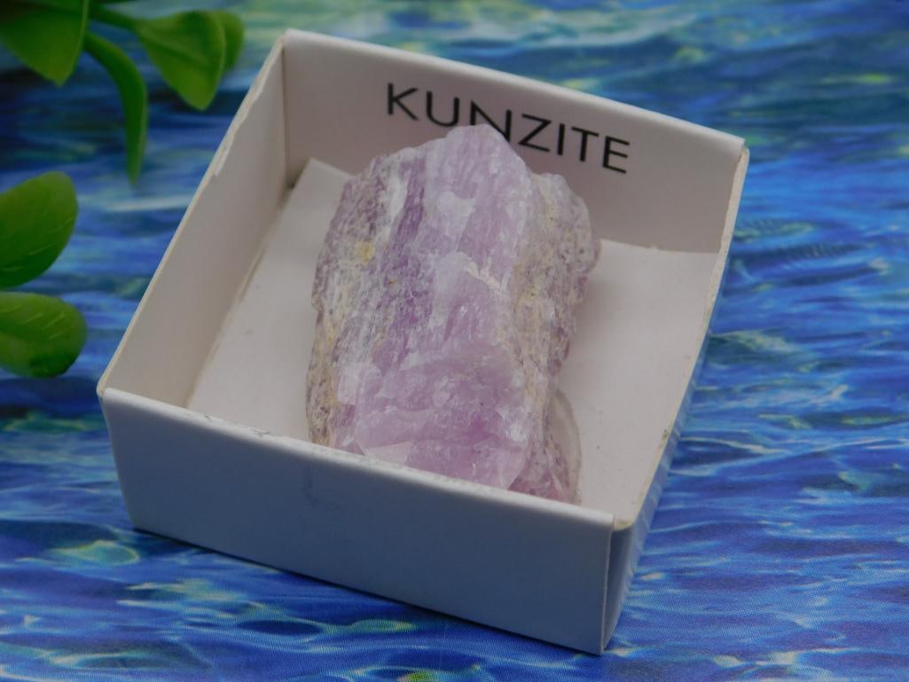 Kunzite Rock Stone Lapidary Specimen: Kunzite Rock Stone Lapidary Specimen
