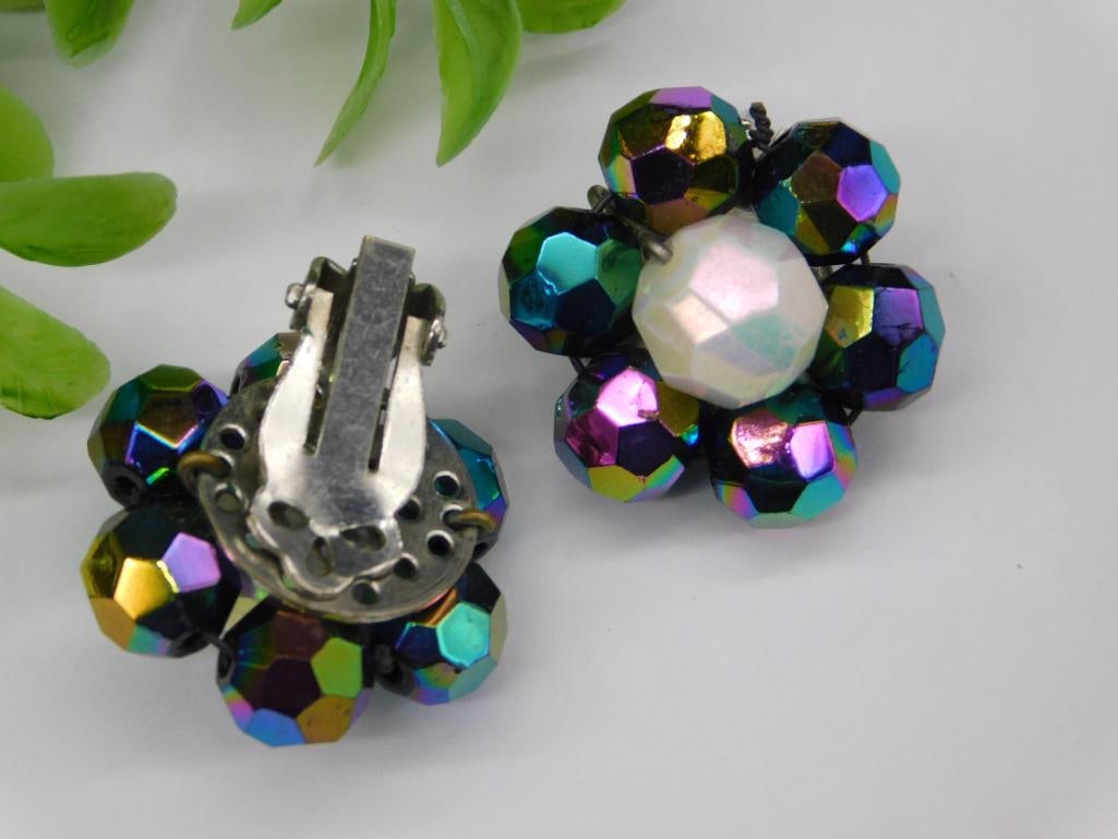 Vintage Multicolor Beaded Clip-On Floral Earrings: Vintage Multicolor Beaded Clip-On Floral Earrings — Part of our Discover Gilded Gallery, Crystals and Gems auction at HATMAN'S Auctions! Please see photos for measurements and condition. YES, we