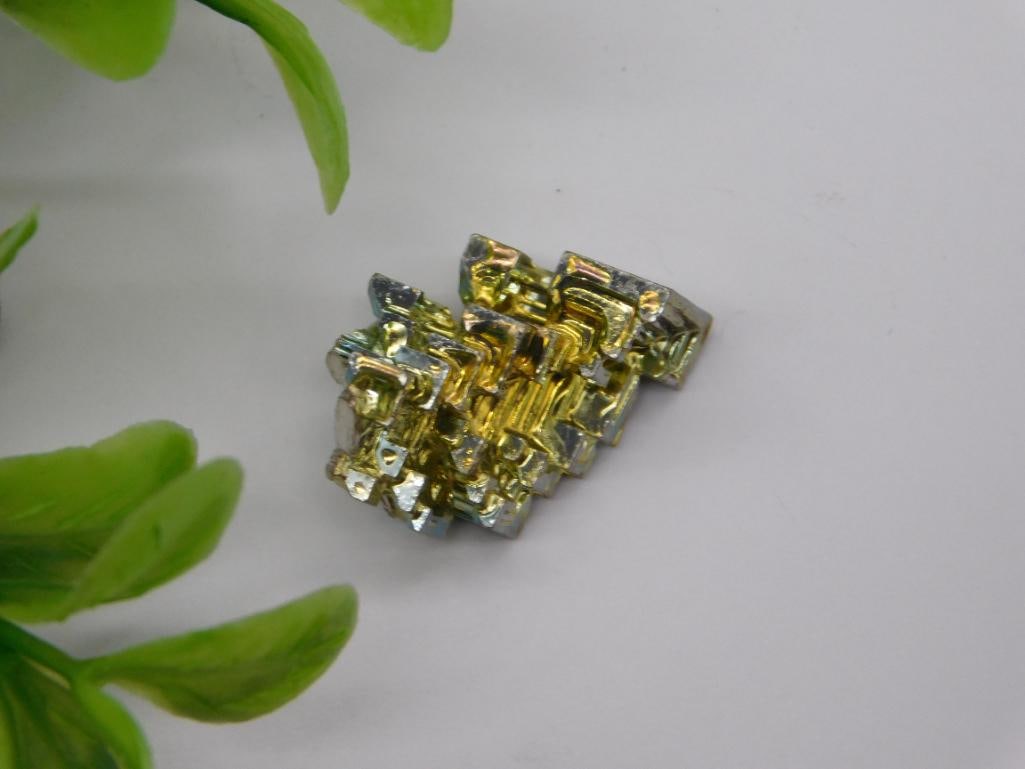 BISMUTH ROCK STONE LAPIDARY SPECIMEN: BISMUTH ROCK STONE LAPIDARY SPECIMEN — Part of our Discover Antique Alley, Crystals and Gems auction at HATMAN'S Auctions! Please see photos for measurements and condition. YES, we have in-house