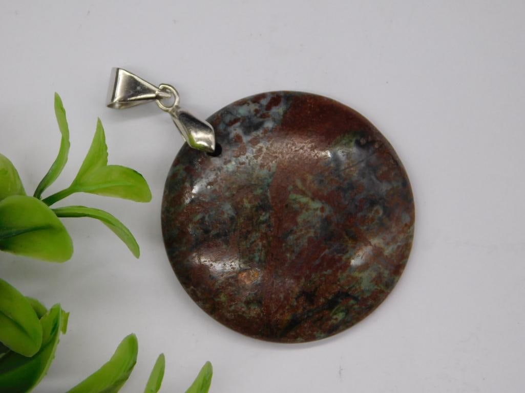 GENUINE STONE PENDANT ROCK STONE LAPIDARY SPECIMEN: GENUINE STONE PENDANT ROCK STONE LAPIDARY SPECIMEN — Part of our Discover Antique Alley, Crystals and Gems auction at HATMAN'S Auctions! Please see photos for measurements and condition. YES, we
