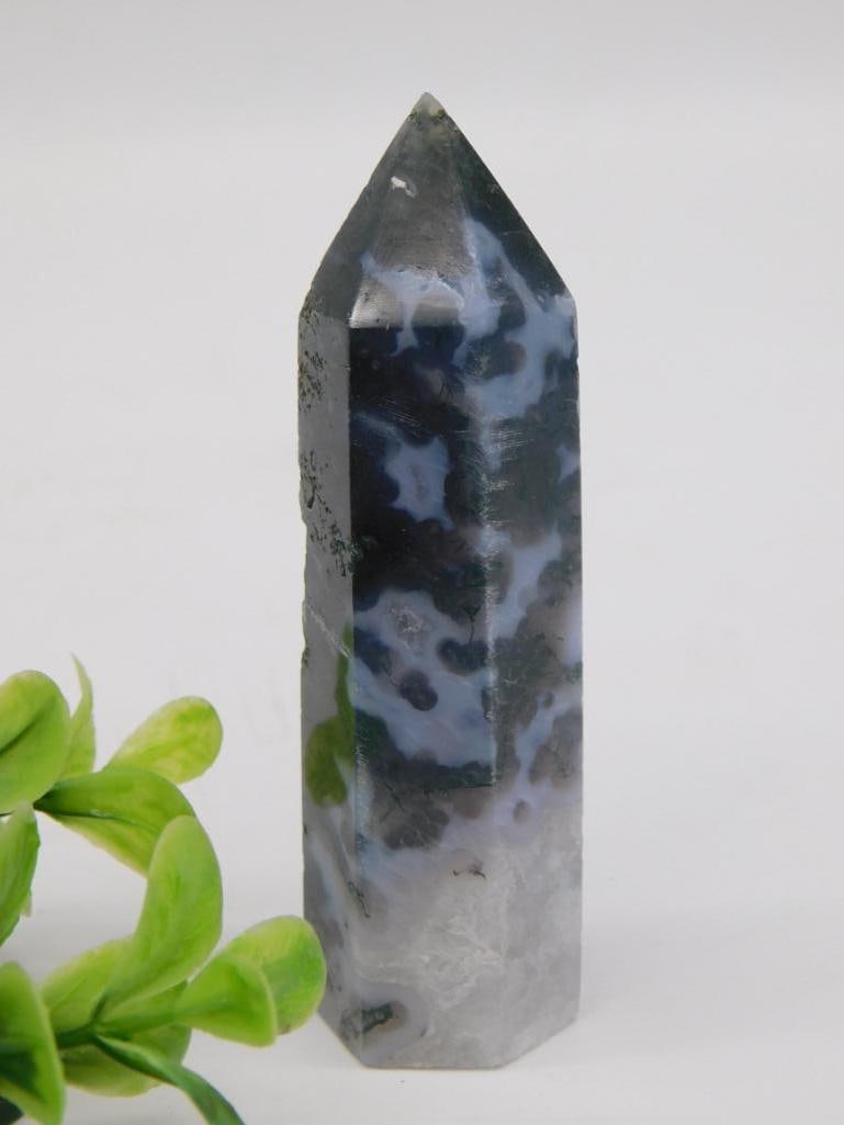 MOSS PLUME TOWER ROCK STONE LAPIDARY SPECIMEN: MOSS PLUME TOWER ROCK STONE LAPIDARY SPECIMEN — Part of our Discover Antique Alley, Crystals and Gems auction at HATMAN'S Auctions! Please see photos for measurements and condition. YES, we have