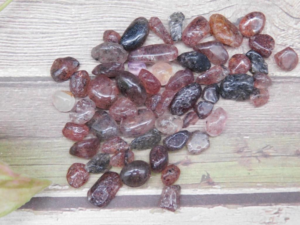 Lot of 20 Grams of Strawberry Gemstones: Lot of 20 Grams of Strawberry Gemstones