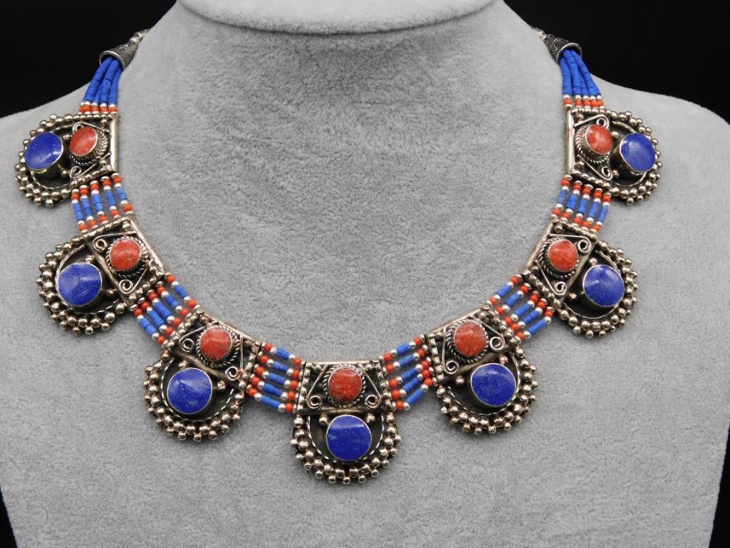 Necklace With Lapis Lazuli and Red Coral: Necklace With Lapis Lazuli and Red Coral