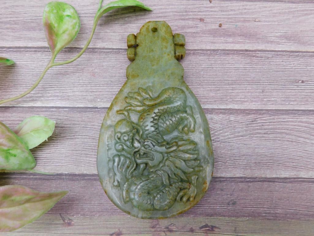 Green Jade Pendant With Dragon Motif: Green Jade Pendant With Dragon Motif