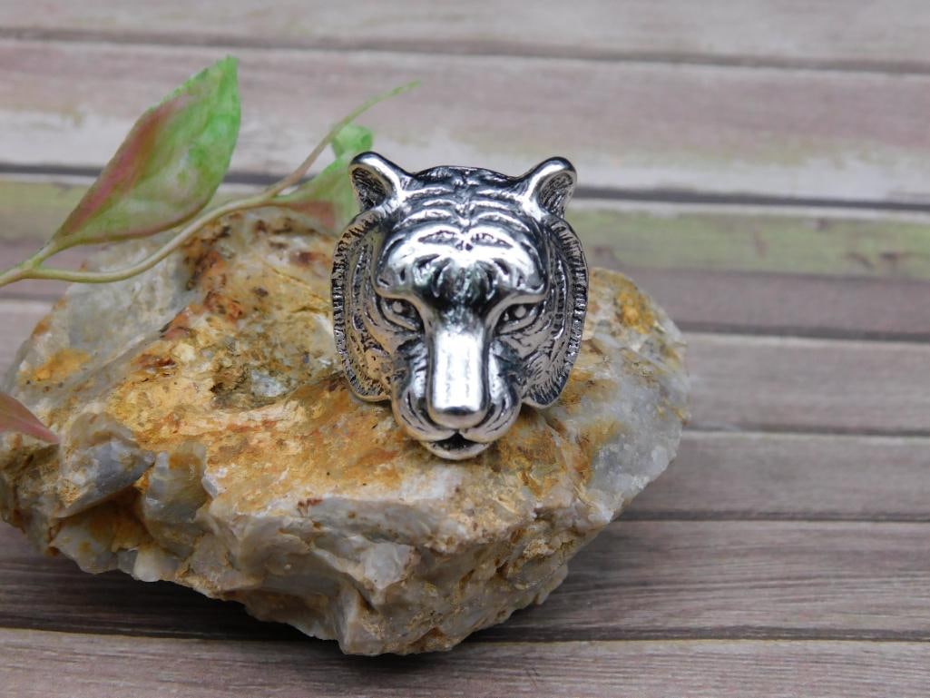 Silver-Toned Tiger Head Ring Size 7.5: Silver-Toned Tiger Head Ring Size 7.6