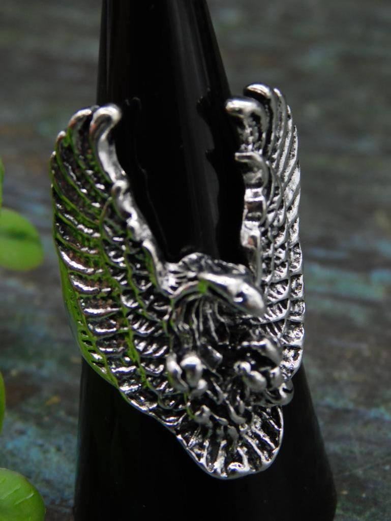 Silver-Toned Eagle Ring Size 9: Silver-Toned Eagle Ring Size 10