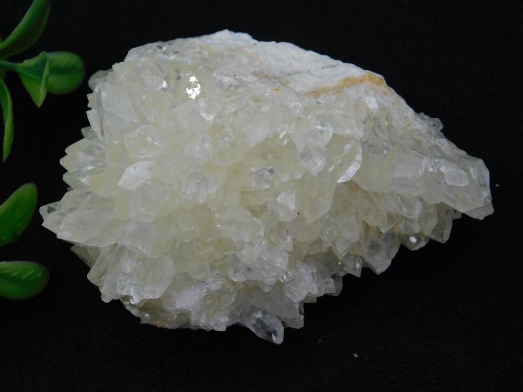 Cluster of Clear Quartz Crystal Specimens: Cluster of Clear Quartz Crystal Specimens