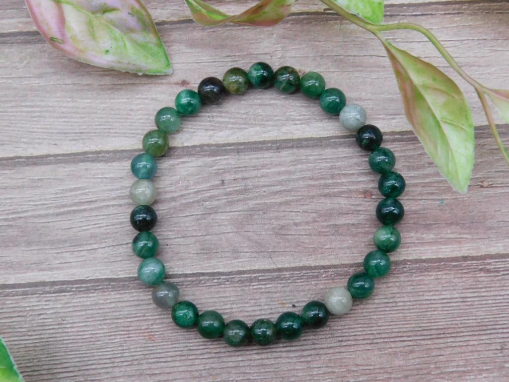 Elastic Bead Bracelet With Green-Toned Beads (1 of 2)