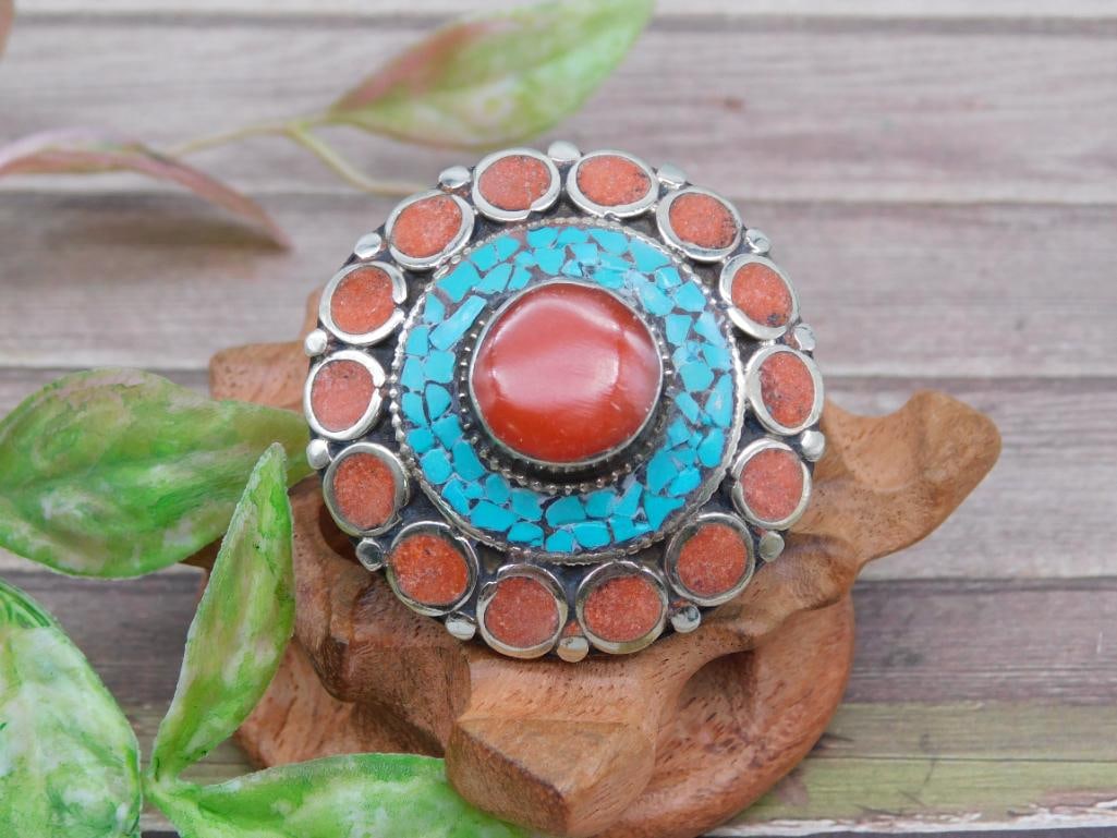 Round Decorative RIng with Turquoise and Coral Inlays: Round Decorative RIng with Turquoise and Coral Inlays