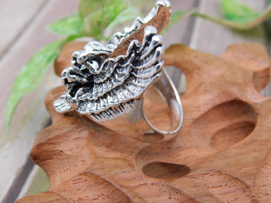 Silver-Tone Eagle Ring With Intricate Detailing - 2