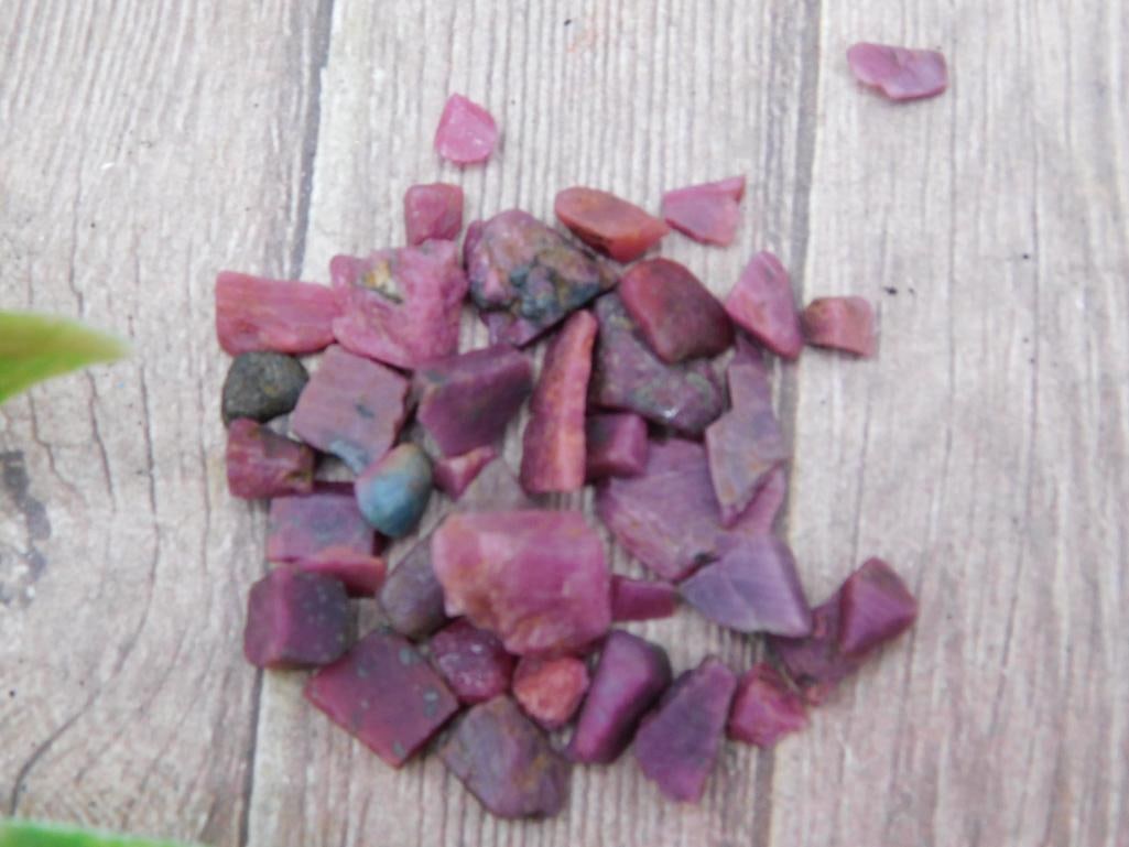 12 Grams of Uncut Ruby Gemstones for Rock Collectors: 13 Grams of Uncut Ruby Gemstones for Rock Collectors