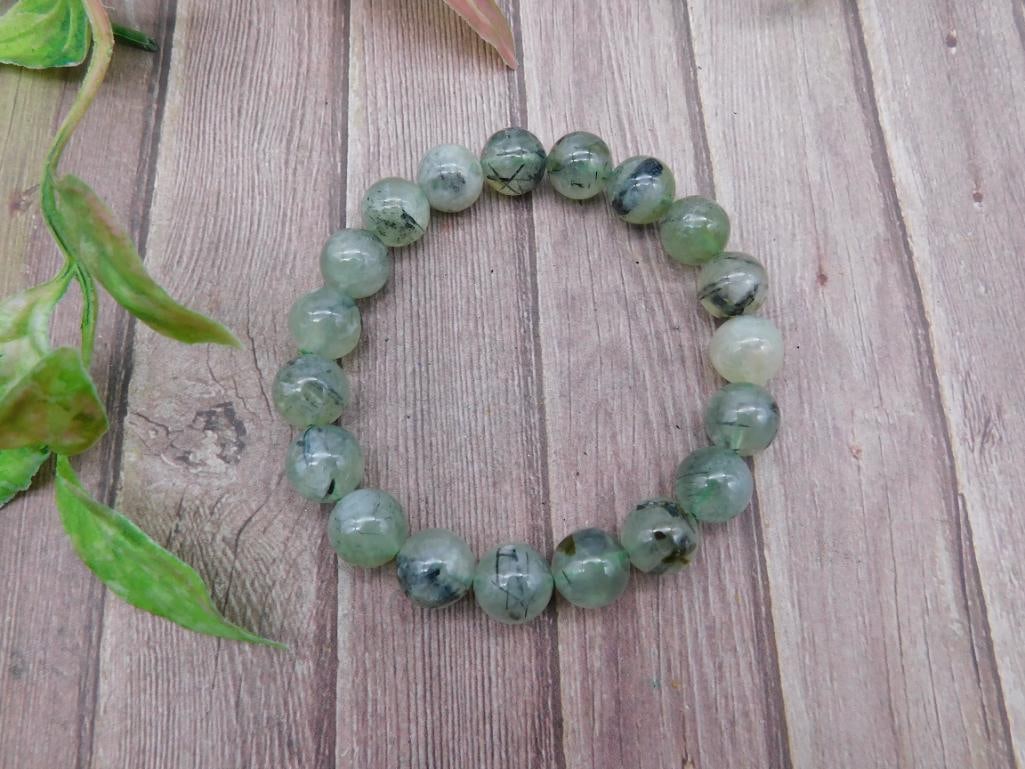 Green Gemstone Beaded Stretch Bracelet: Green Gemstone Beaded Stretch Bracelet