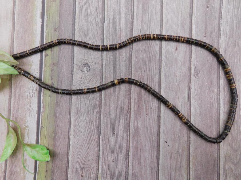 Natural Coconut Shell Beaded Necklace: Natural Coconut Shell Beaded Necklace