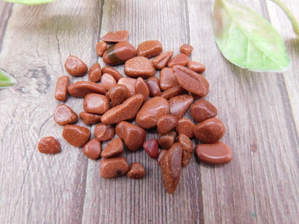 12 Grams of Polished Goldstone Gemstones: 13 Grams of Polished Goldstone Gemstones