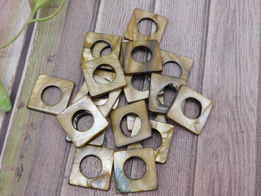 Lot of Square Horn Pendant Connectors: Lot of Square Horn Pendant Connectors