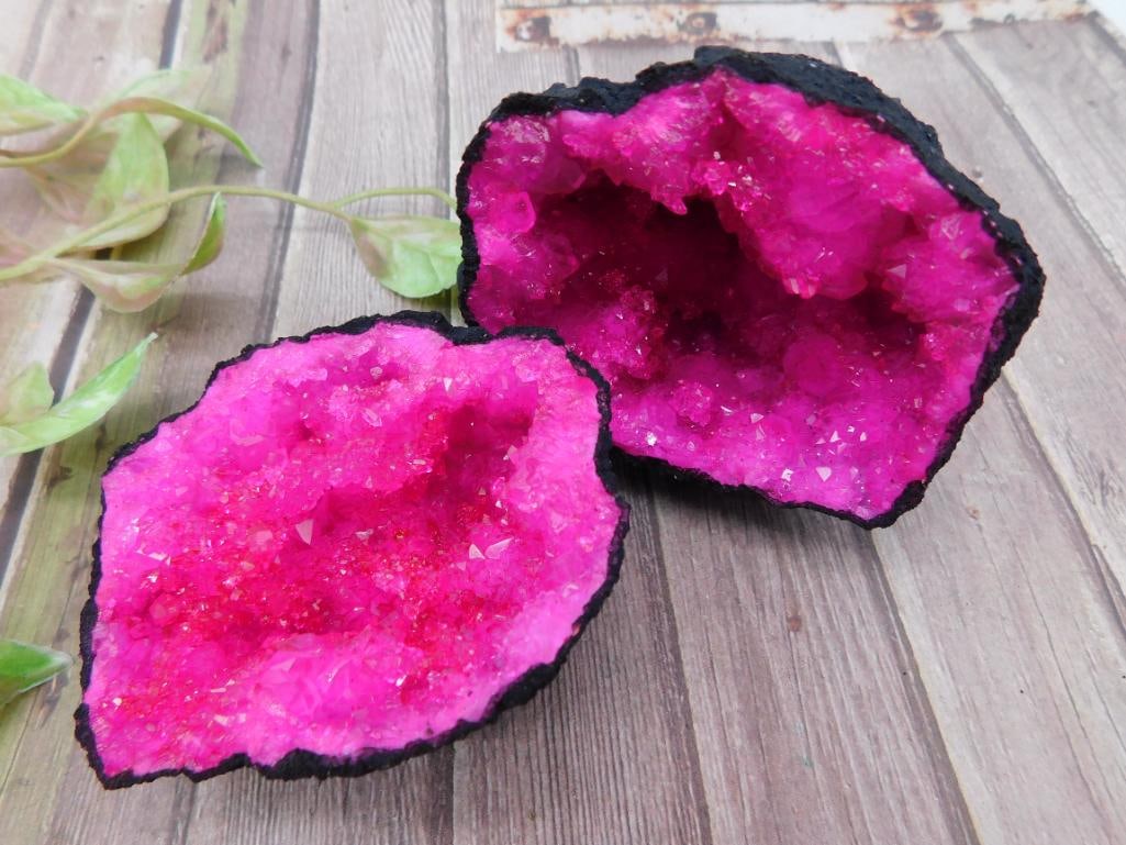 Pink Quartz-Like Geode Rock Stone Lapidary Specimen: Pink Quartz-Like Geode Rock Stone Lapidary Specimen
