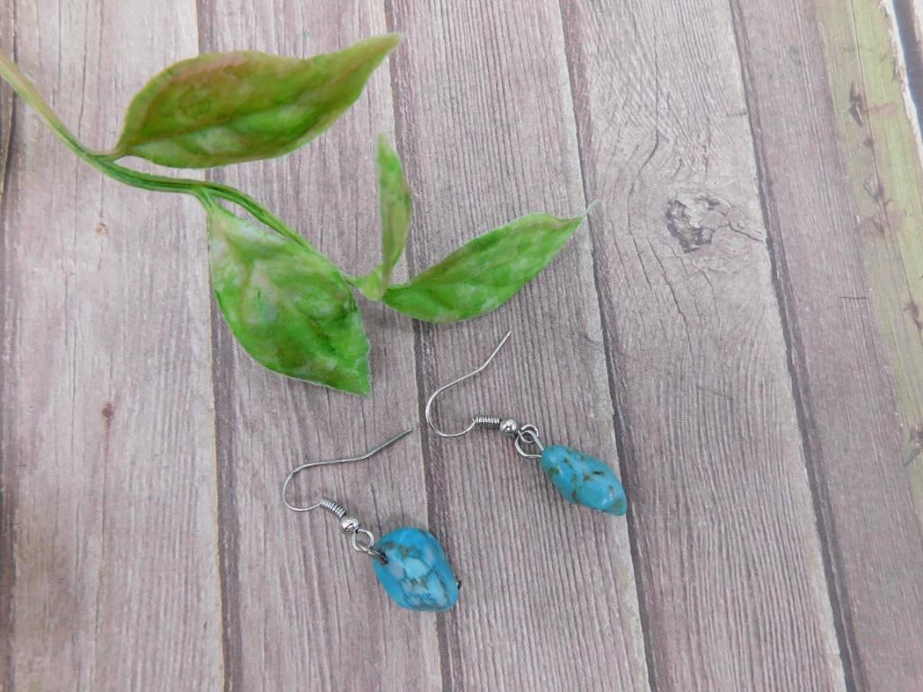 Turquoise Dangle Earrings With Metal Wire Design: Turquoise Dangle Earrings With Metal Wire Design