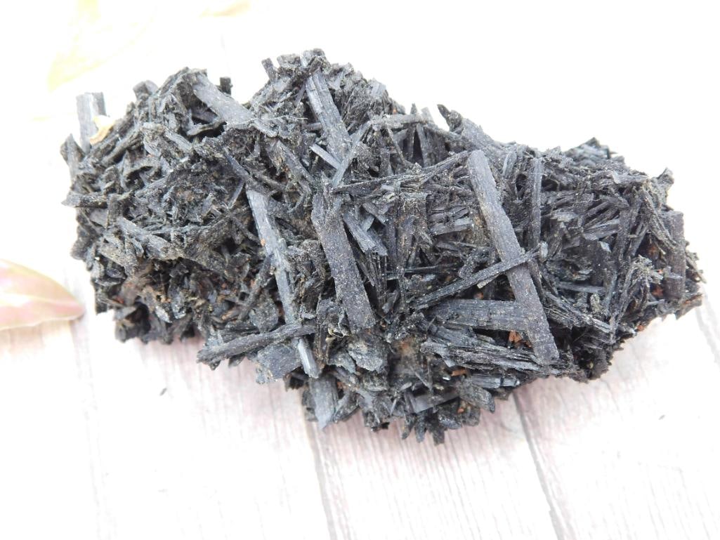 Black Crystal Mineral Rock Stone Lapidary Specimen: Black Crystal Mineral Rock Stone Lapidary Specimen