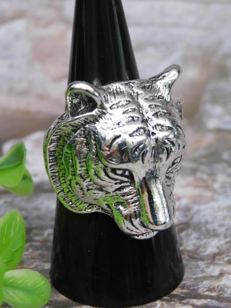 Silver Tone Tiger Head Ring Size 10: Silver Tone Tiger Head Ring Size 11