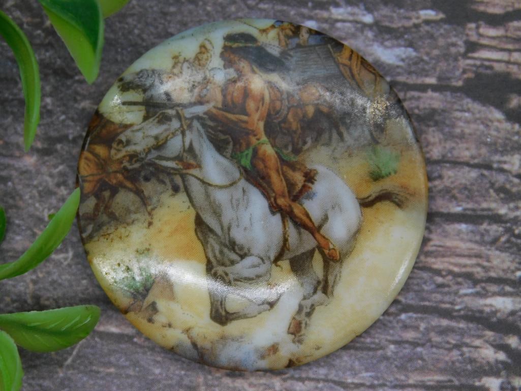 Round Decorative Pendant with Western Horse Motif: Round Decorative Pendant with Western Horse Motif