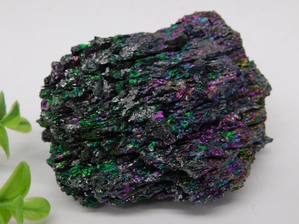 CARBORUNDUM ROCK STONE LAPIDARY SPECIMEN: CARBORUNDUM ROCK STONE LAPIDARY SPECIMEN