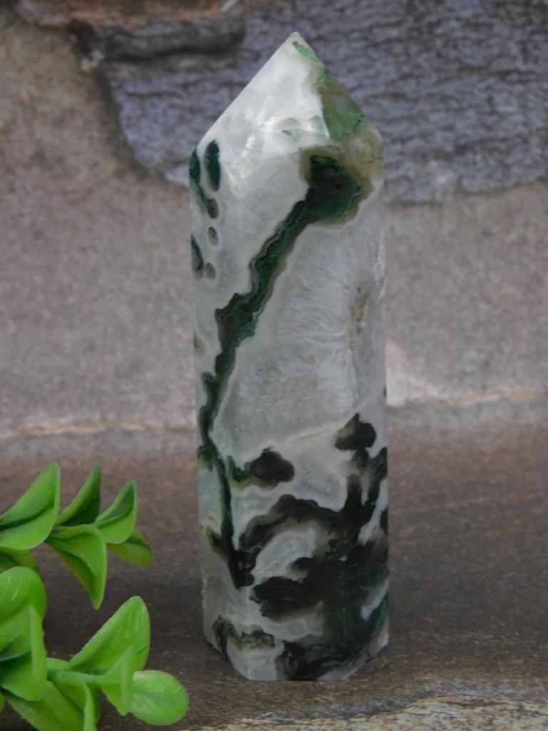 MOSS PLUME AGATE TOWER ROCK STONE LAPIDARY SPECIMEN: MOSS PLUME AGATE TOWER ROCK STONE LAPIDARY SPECIMEN