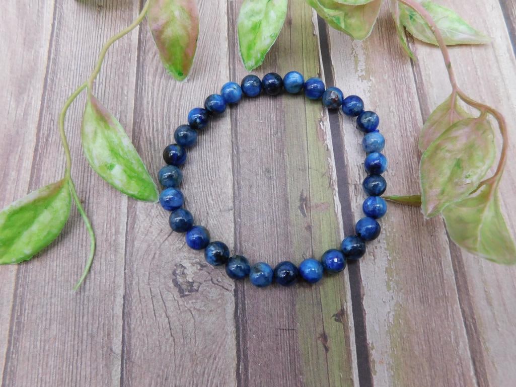 Blue Gemstone Bead Stretch Bracelet: Blue Gemstone Bead Stretch Bracelet