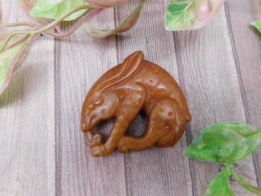 Carved Jade Stone Rabbit Sculpture: Carved Jade Stone Rabbit Sculpture
