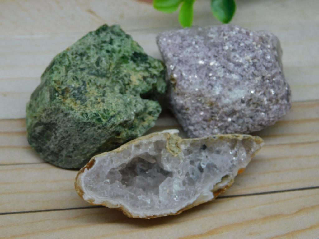 ROCK STONE LAPIDARY SPECIMEN - GENUINE NATURAL SPECIMEN FOR MINERAL & GEM ENTHUSIASTS (1 of 2)