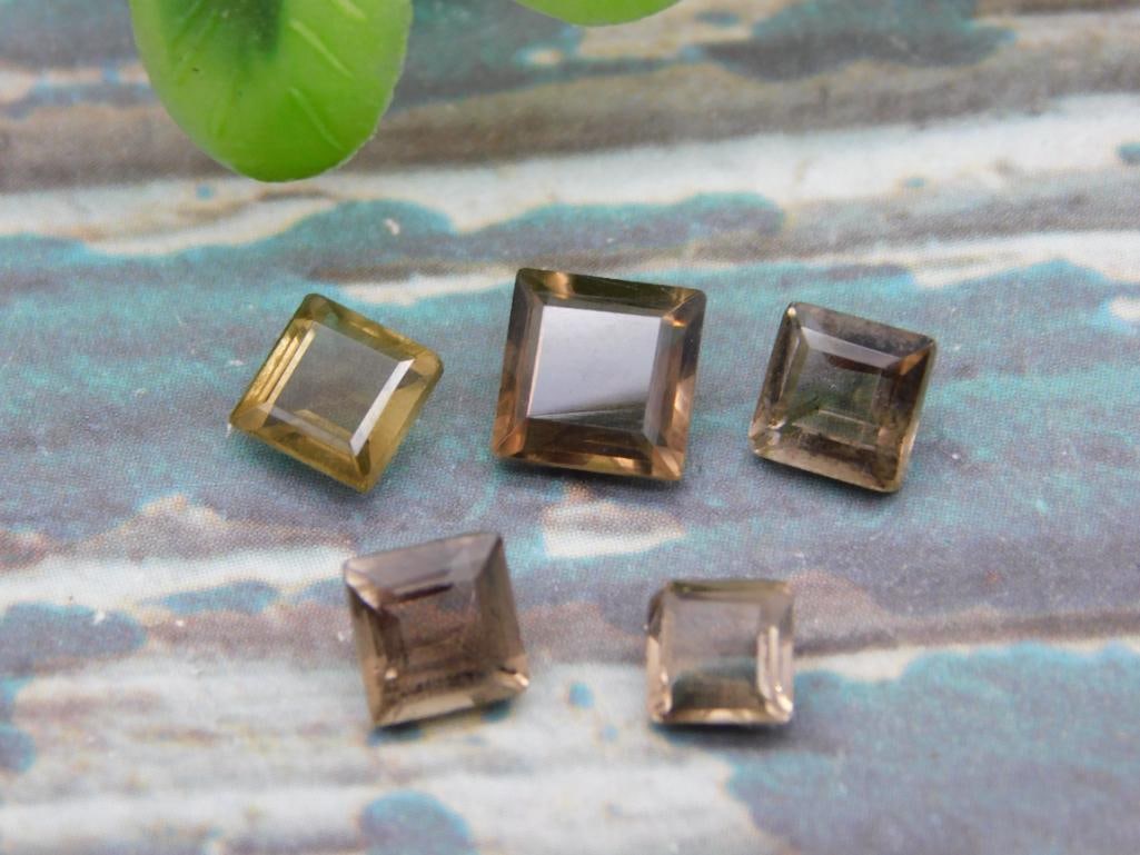 SMOKY QUARTZ ROCK STONE LAPIDARY SPECIMEN - NATURAL HEALING CRYSTAL MINERAL COLLECTOR PIECE: This natural smoky quartz specimen offers the mineral's signature smoky brown tones, a favorite among crystal collectors and healing crystal enthusiasts. It also makes a great addition to any lapidary