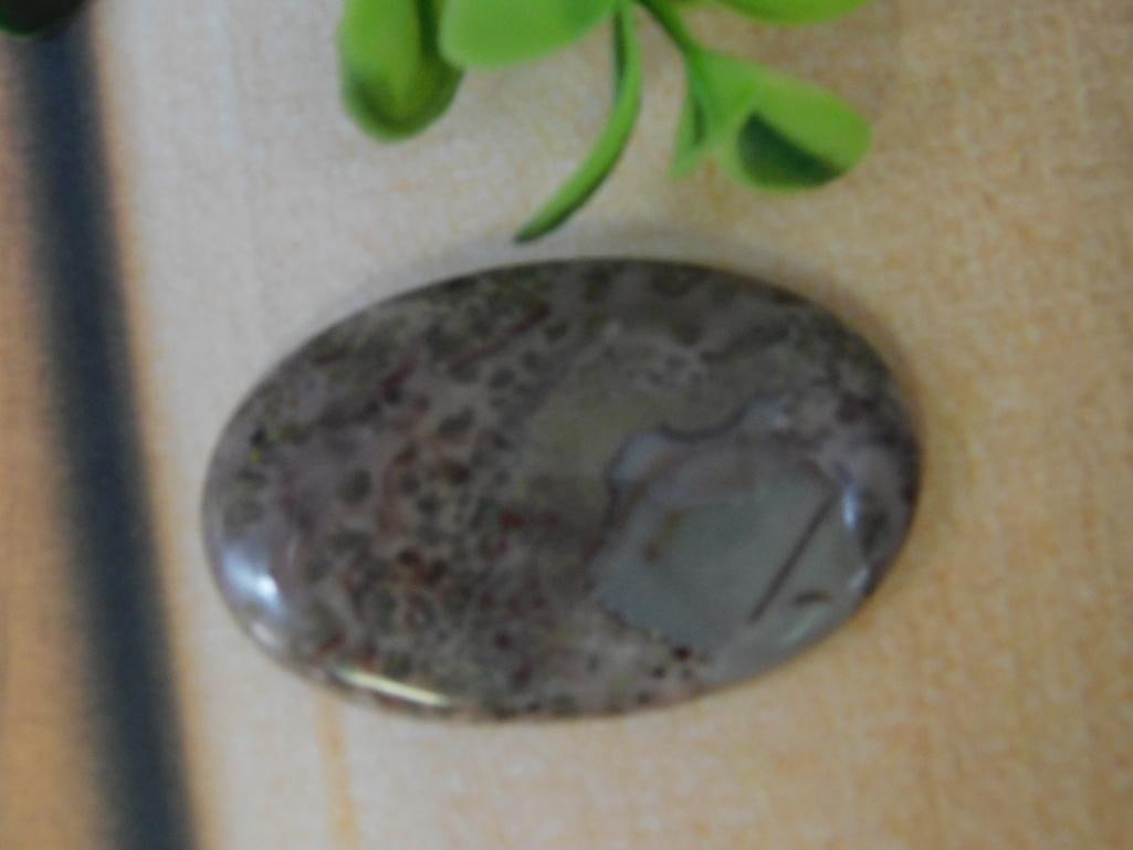 COFFEE BEAN JASPER CABOCHON ROCK STONE LAPIDARY SPECIMEN: COFFEE BEAN JASPER CABOCHON ROCK STONE LAPIDARY SPECIMEN — Part of our Discover Buried Treasure, Crystals and Gems auction at HATMAN'S Auctions! Please see photos for measurements and condition.